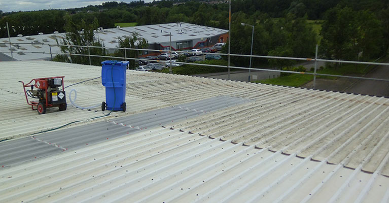 Half washed / half still dirty Rugby roof